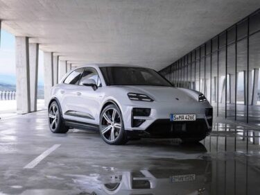 ポルシェ Macan Turbo Electric：未来を駆ける電動SUVの革命